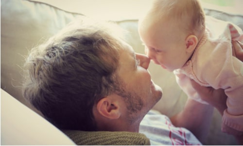 This Is How A Dad Can Bond With His Newborn play